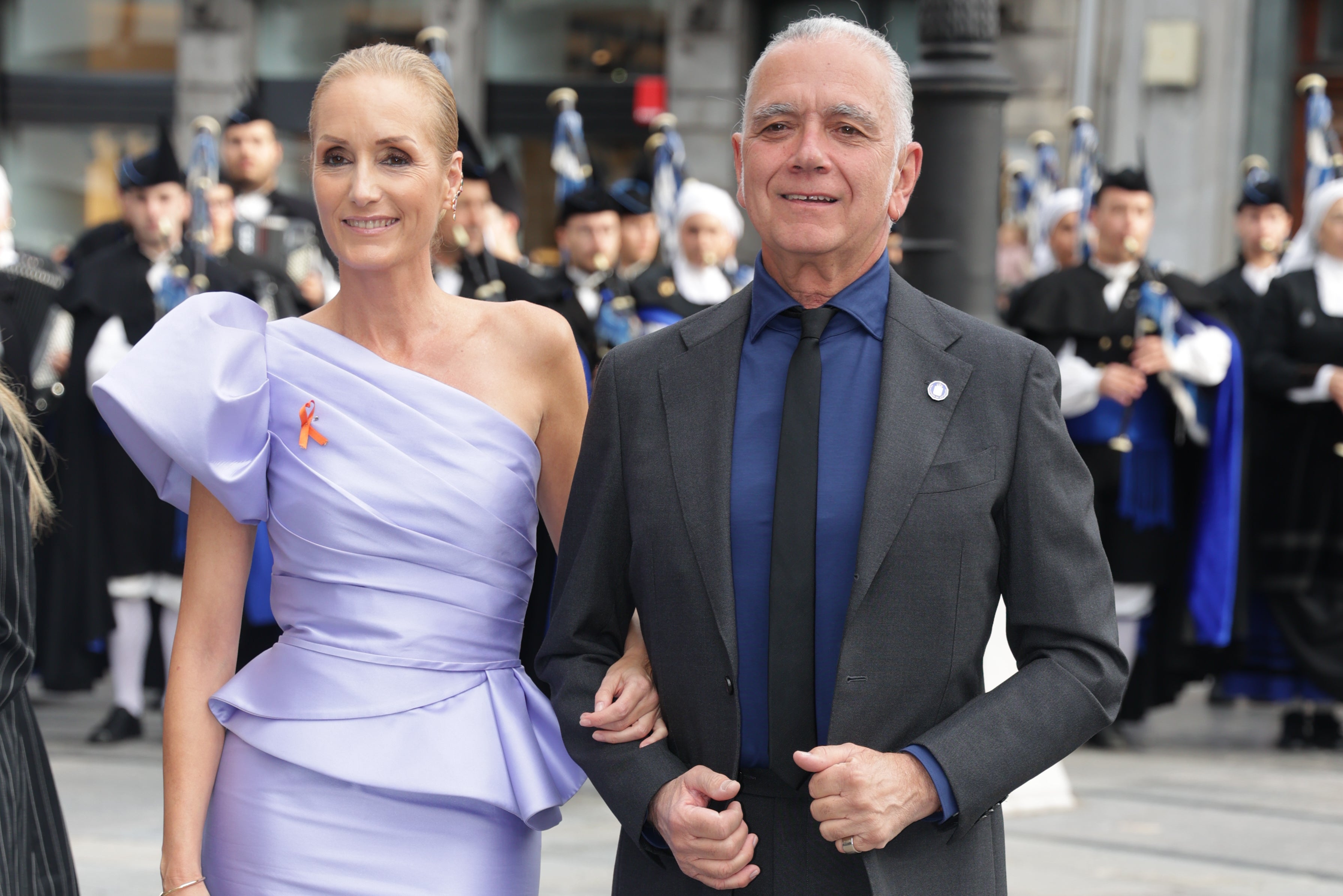 Sandra Ibarra y el periodista Juan Ramón Lucas.