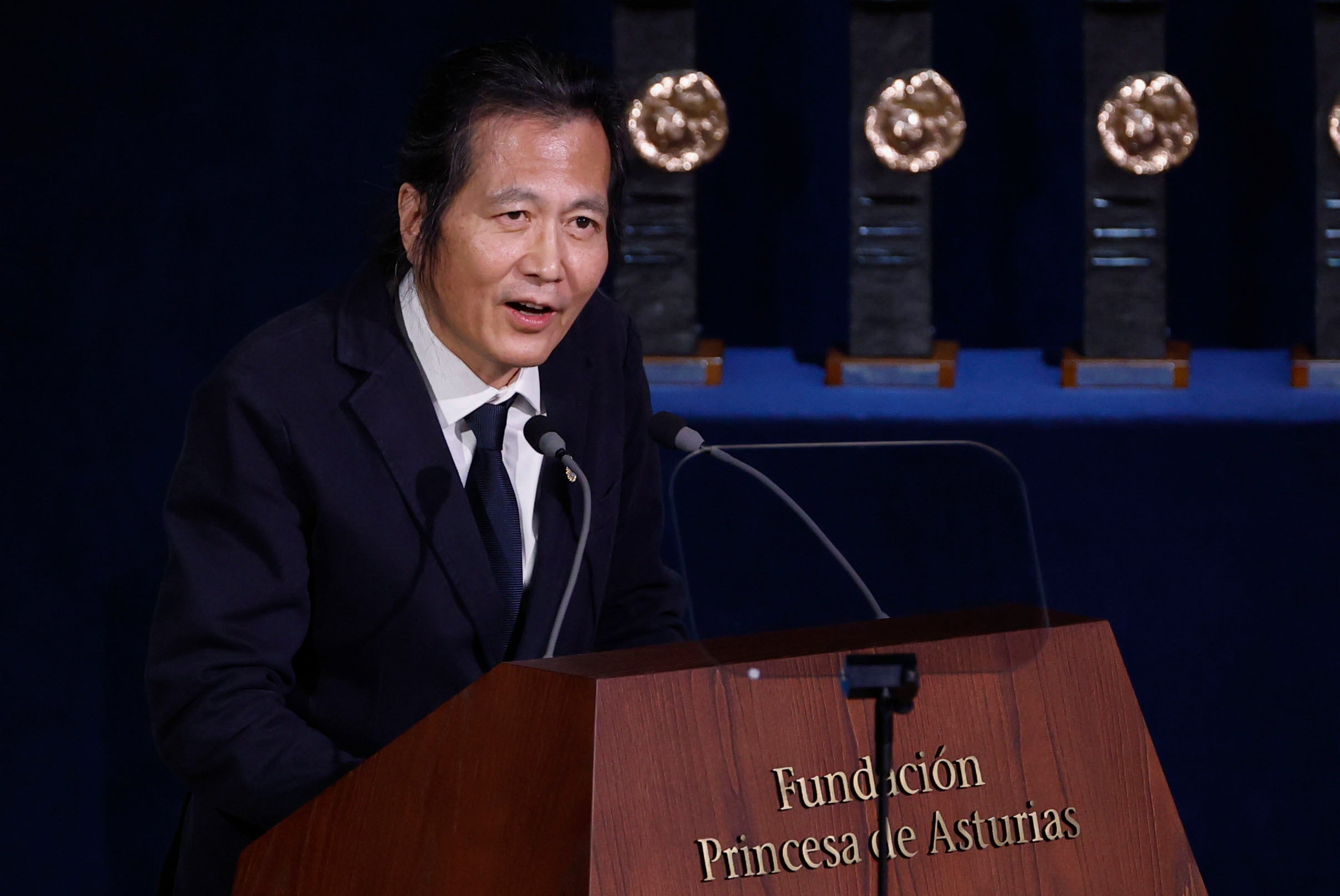 El filósofo alemán de orígen surcoreano Byung-Hul Han da su discurso en el Teatro Campoamor.