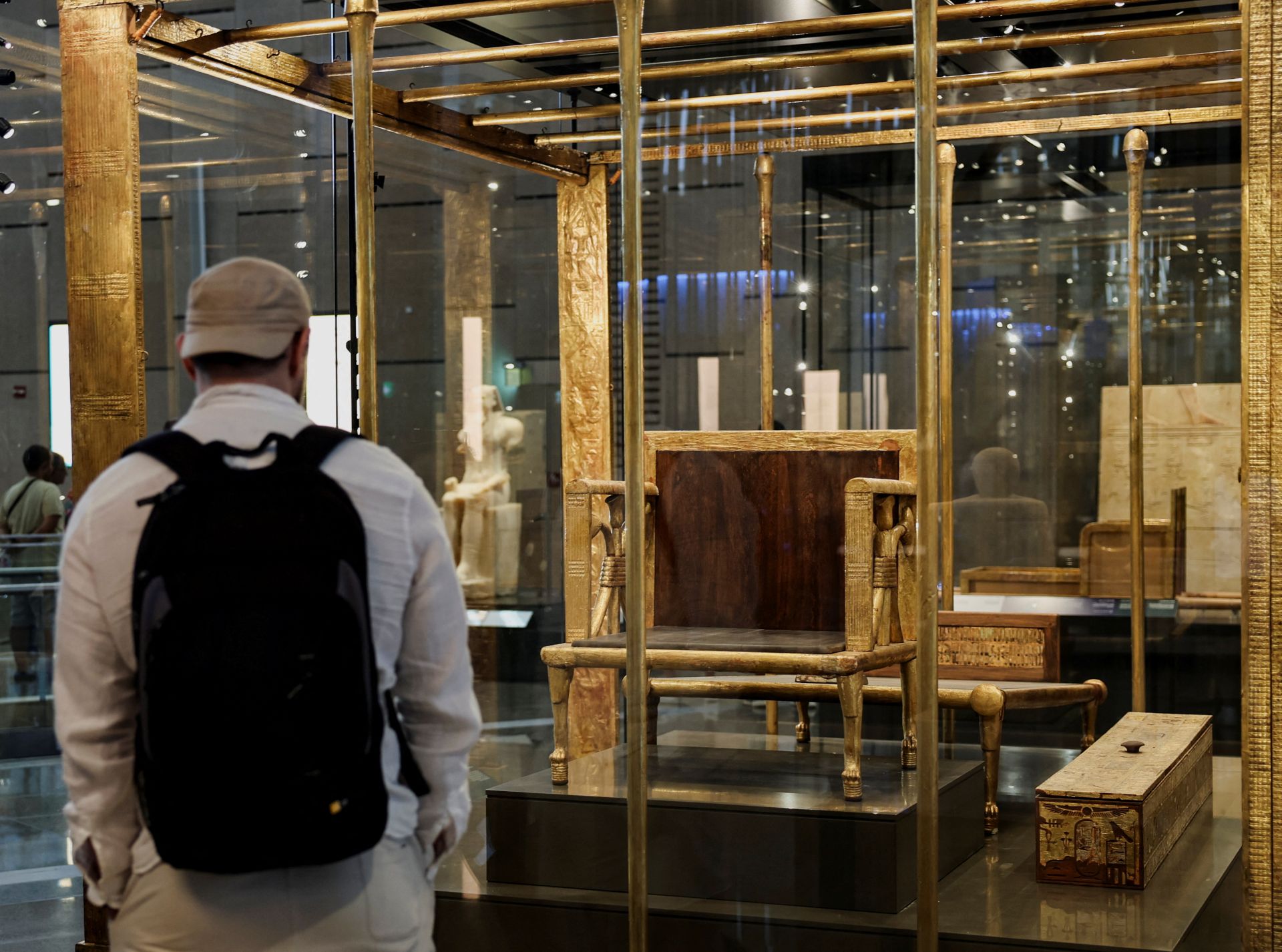 La apertura parcial de doce salas hace un año ha permitido a los visitantes del GEM contemplar otras 14.000 nuevas piezas