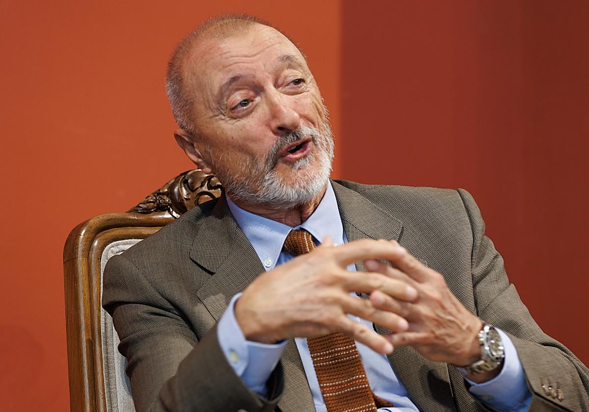 El escritor Arturo Pérez-Rerverte