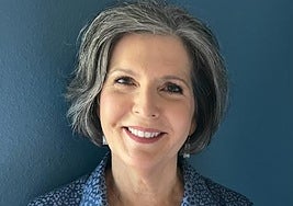 Elena de Jongh y la poesía española de la Transición a hoy:  «Las noticias de mi inexistencia han sido muy exageradas»