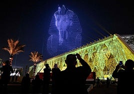 Inauguración del Gran Museo Egipcio: fuegos artificiales, drones y 40 jefes de Estado, en imágenes