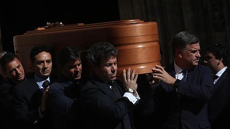 Jerez despide al torero Rafael de Paula con palmas por bulerías en su misa funeral
