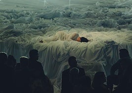 Rosalía y la promoción de 'Lux': cómo conquistar el mundo en 5 errores