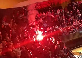 Imputadas cuatro personas por interrumpir con bengalas el concierto en París de la Filarmónica de Israel