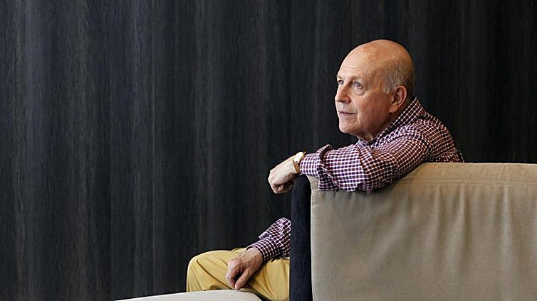 'Fulgor y ceniza en la obra de Javier Lostalé', de Pedro García Cueto: el instante en eternidad