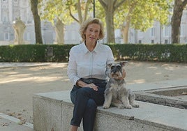 Julia Navarro: «El grado de civilización de un país también se mide por cómo trata a los animales, y España suspende»