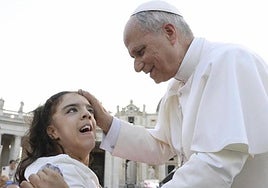 'León XIV. Ciudadano del mundo, misionero del siglo XXI', de Elise Ann Allen: cuatro horas con el Papa