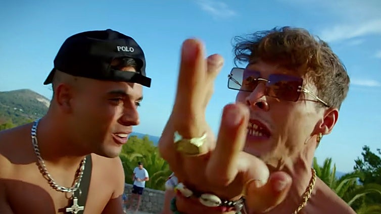 «Obligaste a tus novias a que abortaran», «Voy a follarte vivo»: Ayax contra Fernandocosta, guerra sin cuartel en el rap español