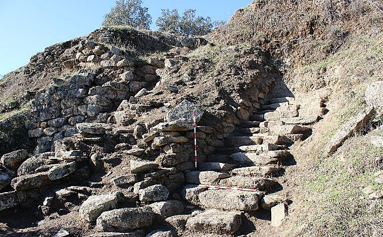 Imagem principal - Bastião, visto de diferentes lados.