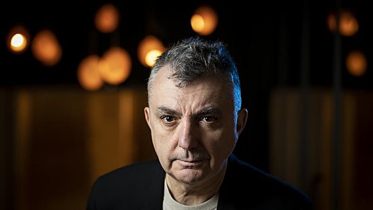 'Ciudades en venta', de Manuel Vilas: viajar alrededor de sí mismo