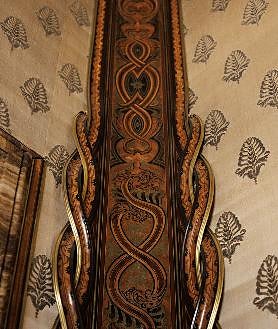 Imagen secundaria 2 - El despacho de la Reina y detalles de su chimenea y un esquinero