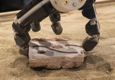 El robot que resucita los frescos perdidos de Pompeya