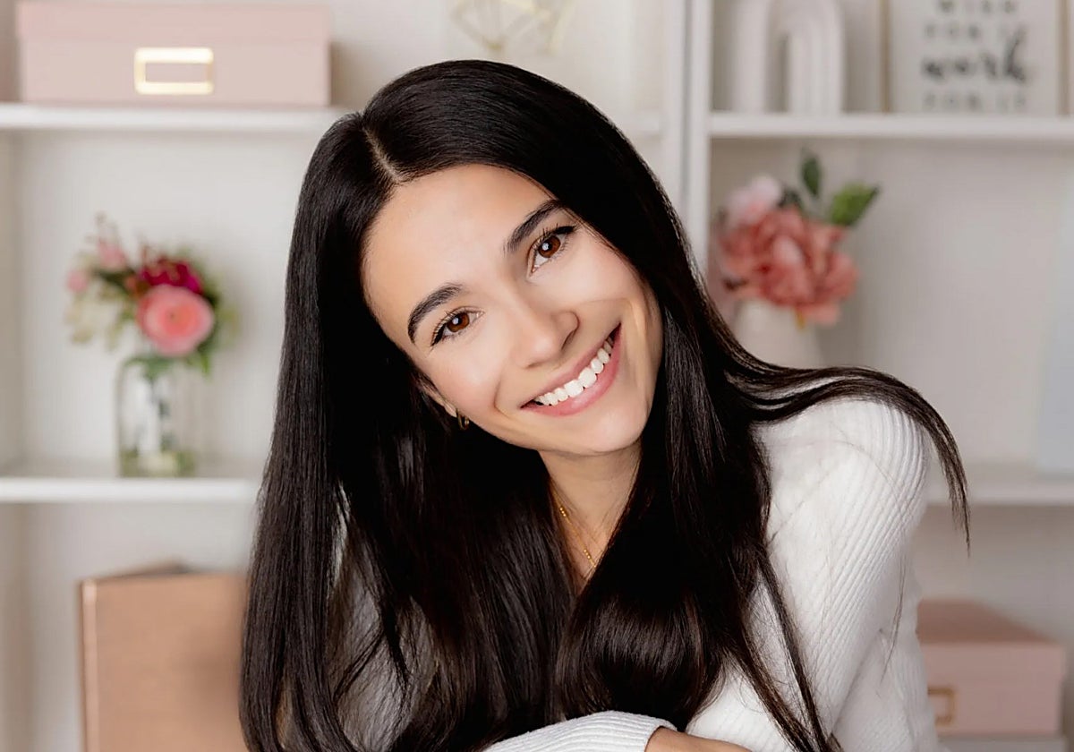 Lauren Asher. encabeza la lista con 'Un amor de diciembre', novela romántica de Adviento