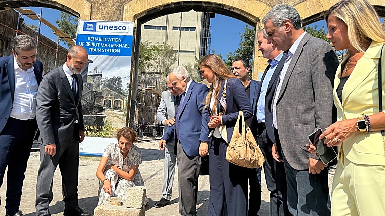 Audrey Azoulay, Diretora Geral da UNESCO, inaugura o projeto no dia 4 de setembro na presença do Ministro da Cultura libanês, Ministro dos Transportes e outros.