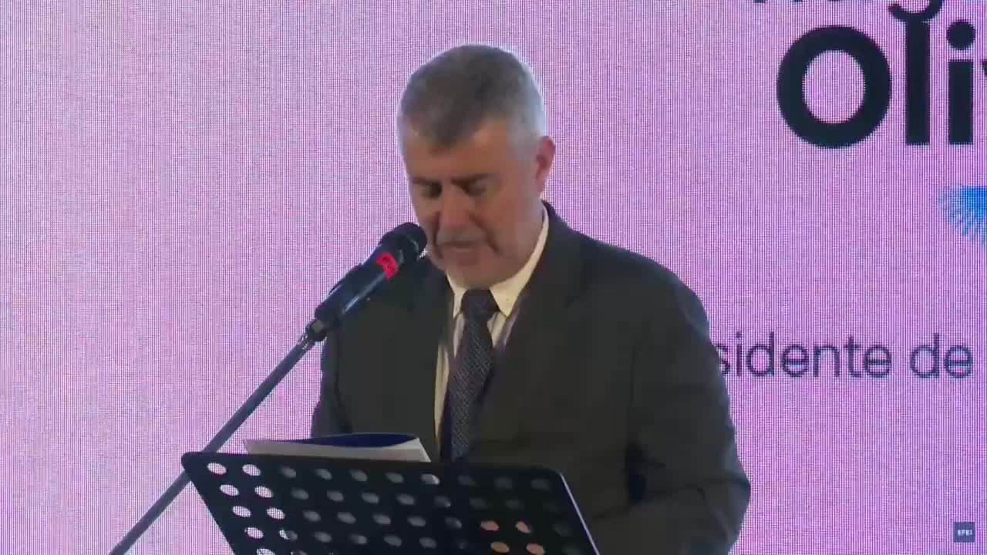 Oliver inaugura &#039;Testigos de la historia&#039;, la muestra que conmemora los 60 años de EFE en Argentina