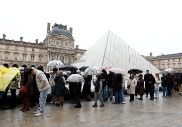 Sindicatos del museo del Louvre convocan una huelga tras los fallos de seguridad