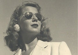 Cayetana Fitz-James Stuart, XVIII duquesa de Alba, en su viaje de novios en Estados Unidos. Autor anónimo, 1947