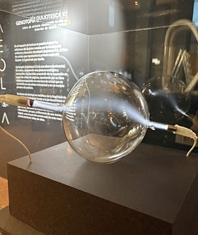 Imagen secundaria 2 - En las imágenes, distintos detalles de la propuesta 'Aeolia', de Solimán López en el Instituto Cervantes