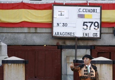 Ciddi bir Cuadri boğa güreşi karşısında özveri ve hakikatin el ele tutuşması