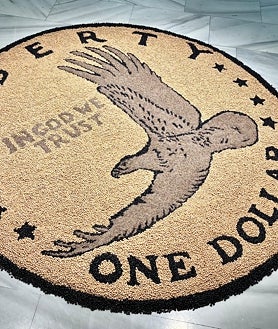 Imagem Secundária 2: As imagens de cima para baixo são da obra de Cristina García Rodero da série En las Eras; detalhe da proposta de Gabriela Bettini; e “Liberdade” de Luna Bengoechea.