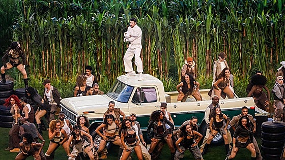 Bad Bunny en la Super Bowl: una suma de clichés televisivos sobre América Latina
