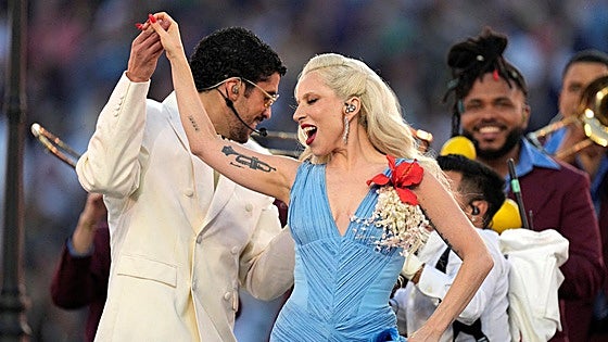 El espectáculo deportivo y extradeportivo de la Super Bowl, en imágenes