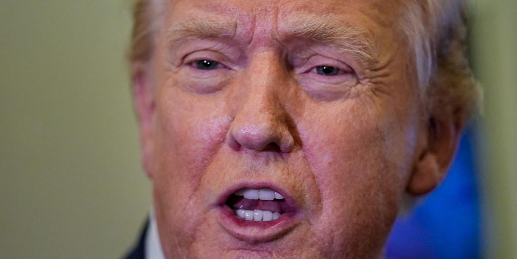 Trump condena el espectáculo de Bad Bunny: «Nadie entiende una palabra de lo que dice este tipo»