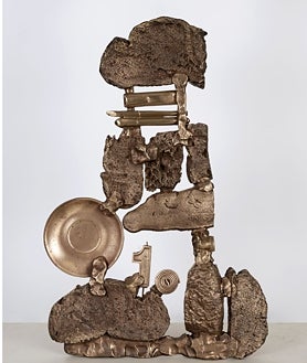 Imagen Secundaria 2 - De arriba a abajo, la imagen muestra detalles de la instalación de Ester Partegàs en Es Baluard y dos obras del CA2M, como 