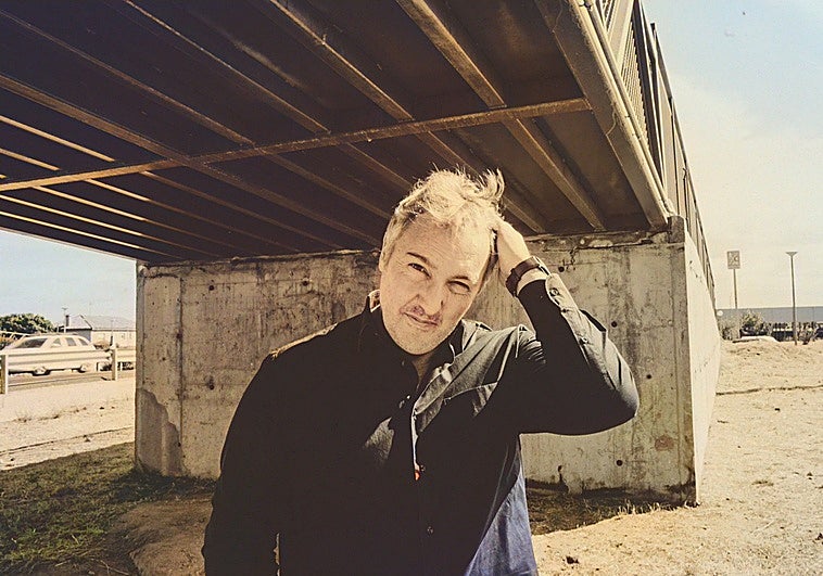 Carlos Zanón: «Escribimos por la misma razón que nos drogamos, para destruirnos y sanarnos»