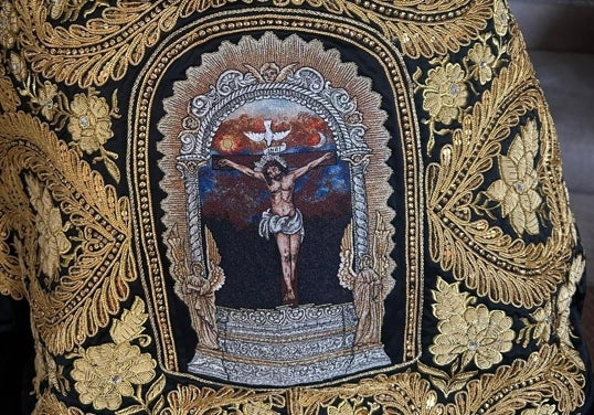 La imagen del Señor de los Milagros en el capote de paseo de Roca Rey