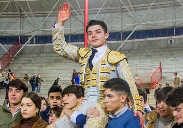 Un bravo Rubén Vara abre la puerta grande en la primera del Kilómetro Cero