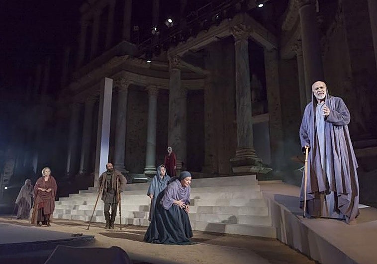 Representación de 'La Orestíada', de Esquilo, en el teatro romano de Mérida.