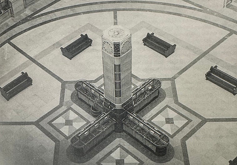 Imagen principal - En las imágenes, foto de época de las estancias del Banco; 'Trabajador en cadena de montaje', fotografía de Antoni Arissa Asmarats; y placa fotográfica de modelos atribuidas a J. Viñas