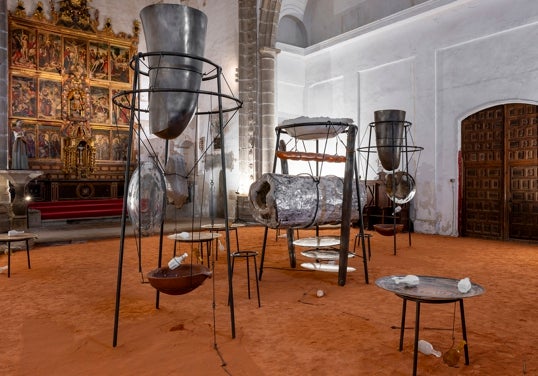 Detalle del montaje de 'Yo, vos y la luna', de Tunga