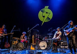 Rufus T. Firefly se impone a Rosalía en el Premio Ruido, entregado por la prensa musical