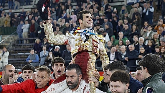 Samuel Navalón abrió la primera puerta grande de la feria