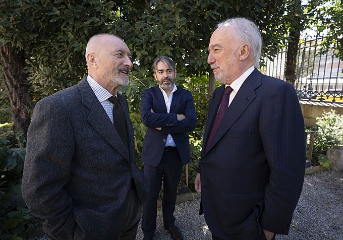 El director de ABC Cultural asiste al diálogo de los dos académicos