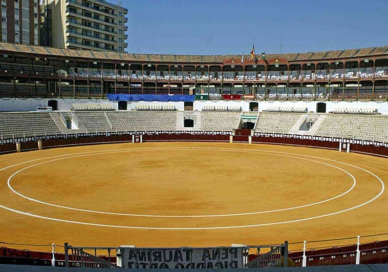Un toro mata al torero Ricardo Ortiz en los corrales de la Malagueta