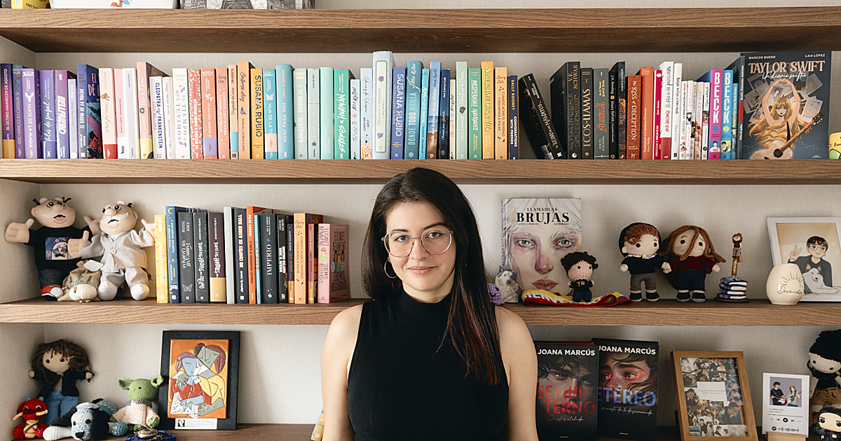 Joana Marcús: «Los jóvenes leen y escriben muchísimo, aunque algunos crean que estos libros no valen tanto»