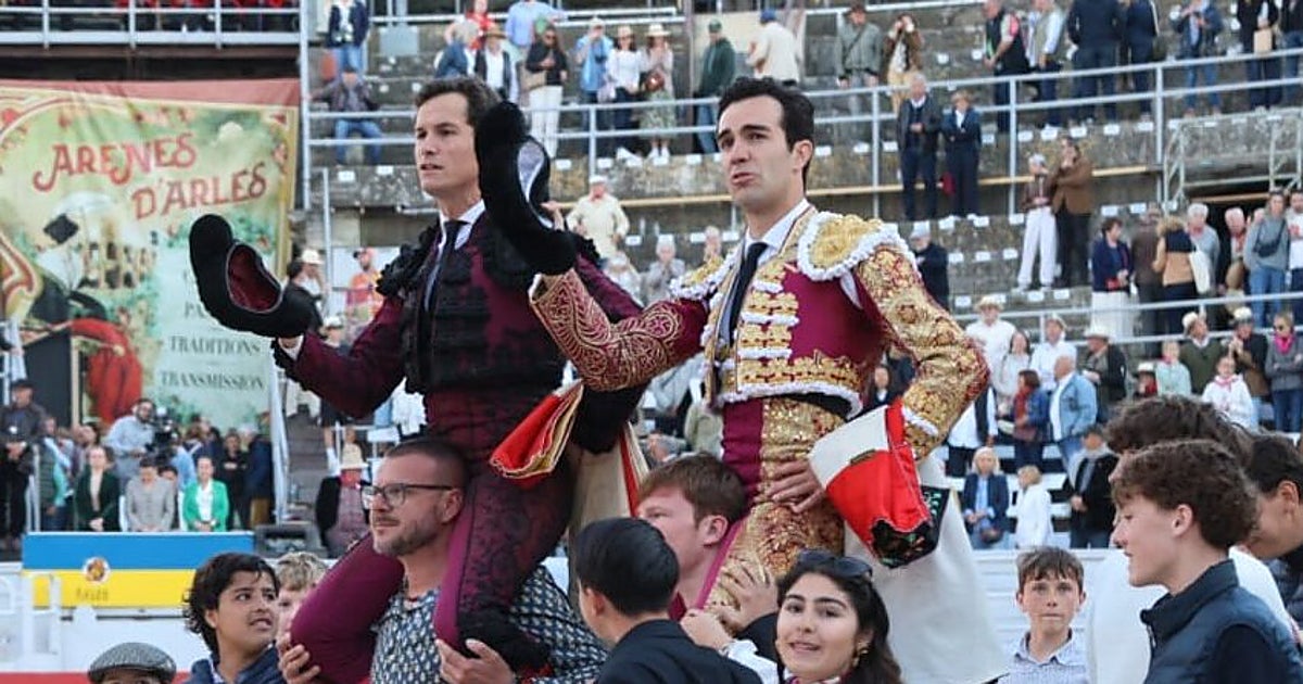 Luque y Rufo a hombros ante una exigente corrida de Torrealta