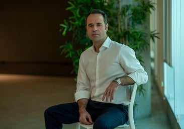 «Pedro Sánchez skandallara dayanarak toplumu uyuşturdu»