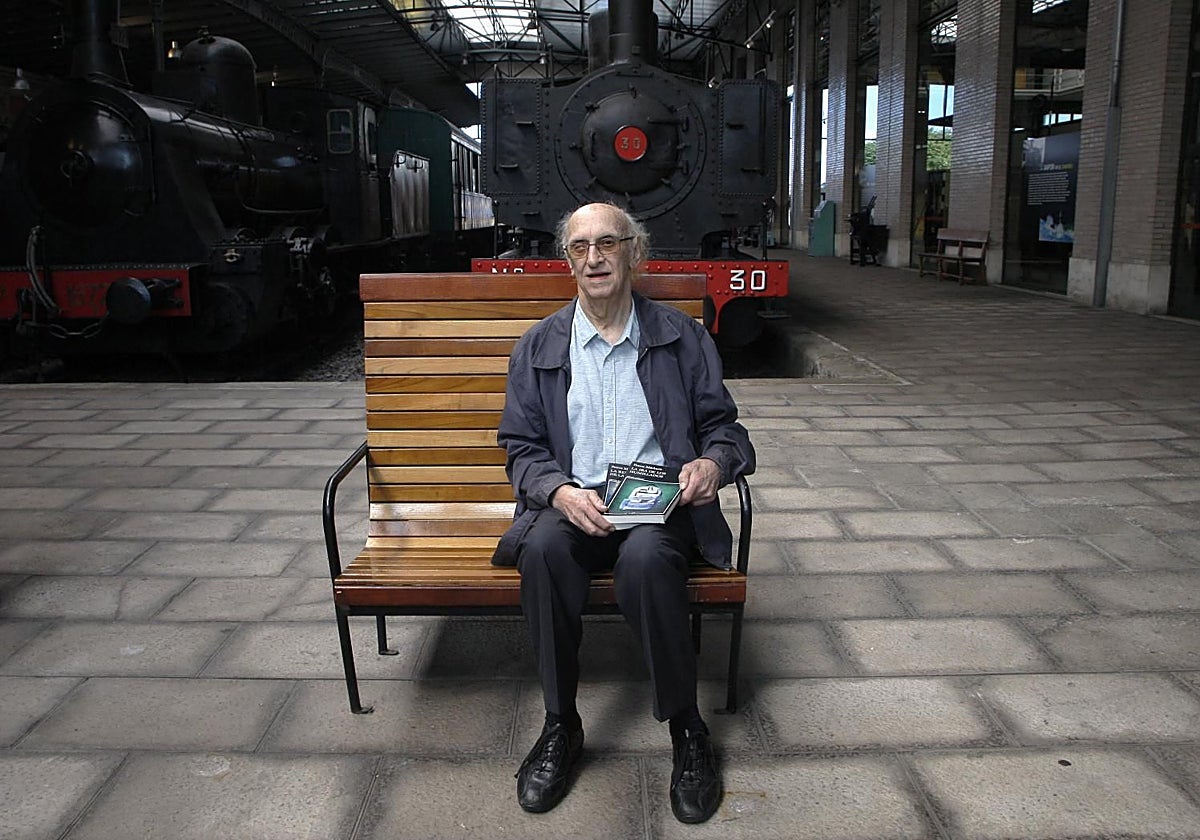 El escritor griego Petros Markaris, en la Semana Negra de Gijón de 2025.