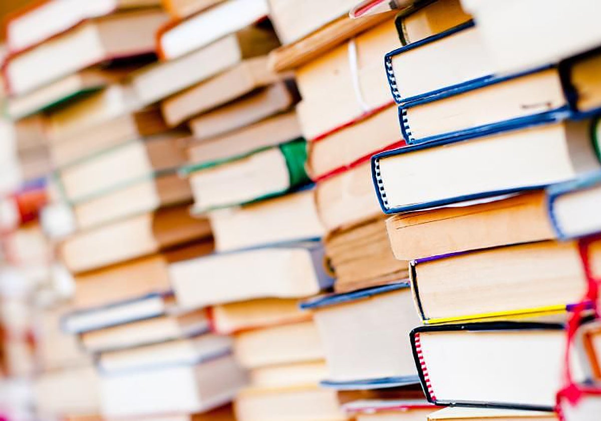 La narrativa es el género más abundante en la biblioteca de Rodrigo Blanco.