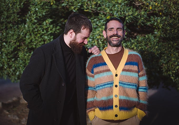 Los autores de 'Buscando a Rosalía', Yerais S. Iborra y Oriol Rodríguez.