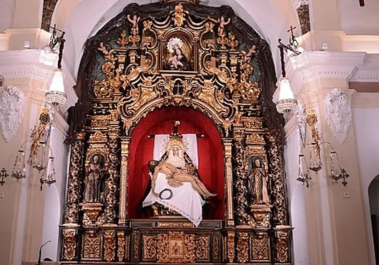 El retablo de la Piedad en la capilla de la hermandad del Baratillo