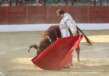 Javier Cortés deletrea el toreo al natural en la Copa Chenel