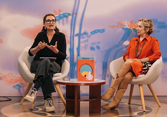 La presentación de la colección 'Toma que toma' y su primer volumen titulado 'Alegrías'.