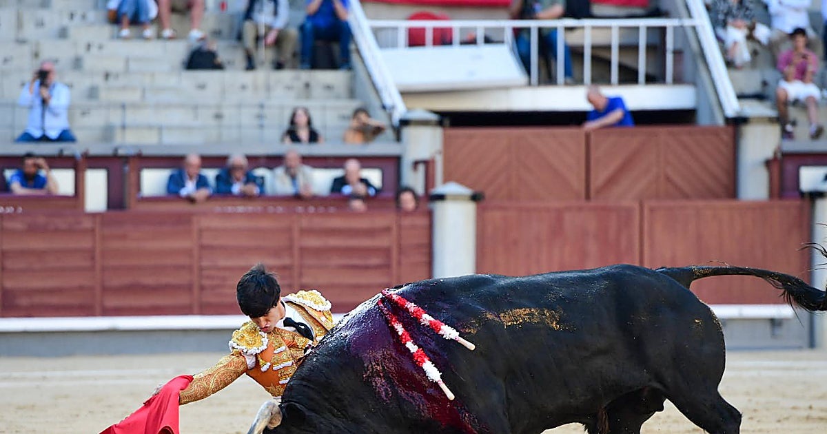 La actitud del Mella y la capacidad de Tomás Bastos frente a una corrida de Sevilla