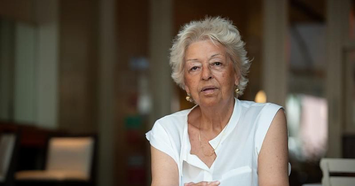 Abrir una ventana a martillazos